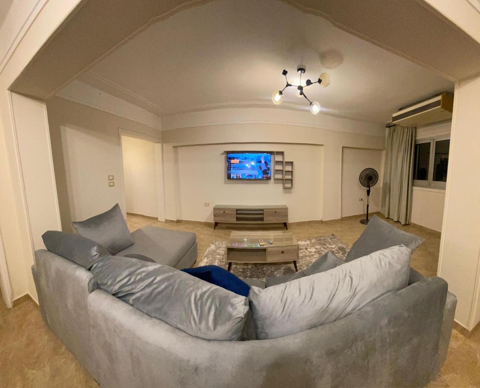 Cozy 10 To 15 Min Driving To International Airport Apartment