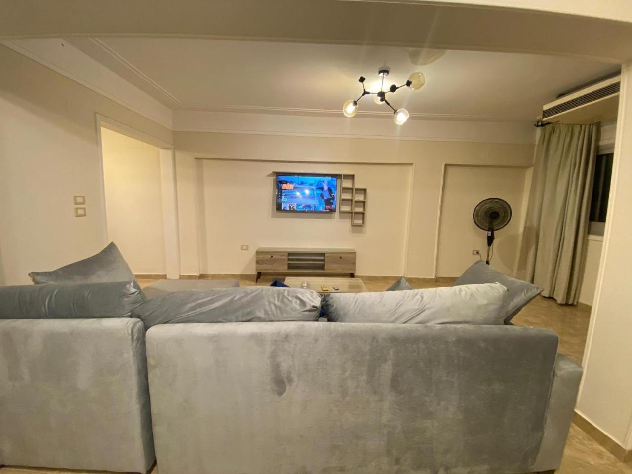 Cozy 10 To 15 Min Driving To International Airport Cairo